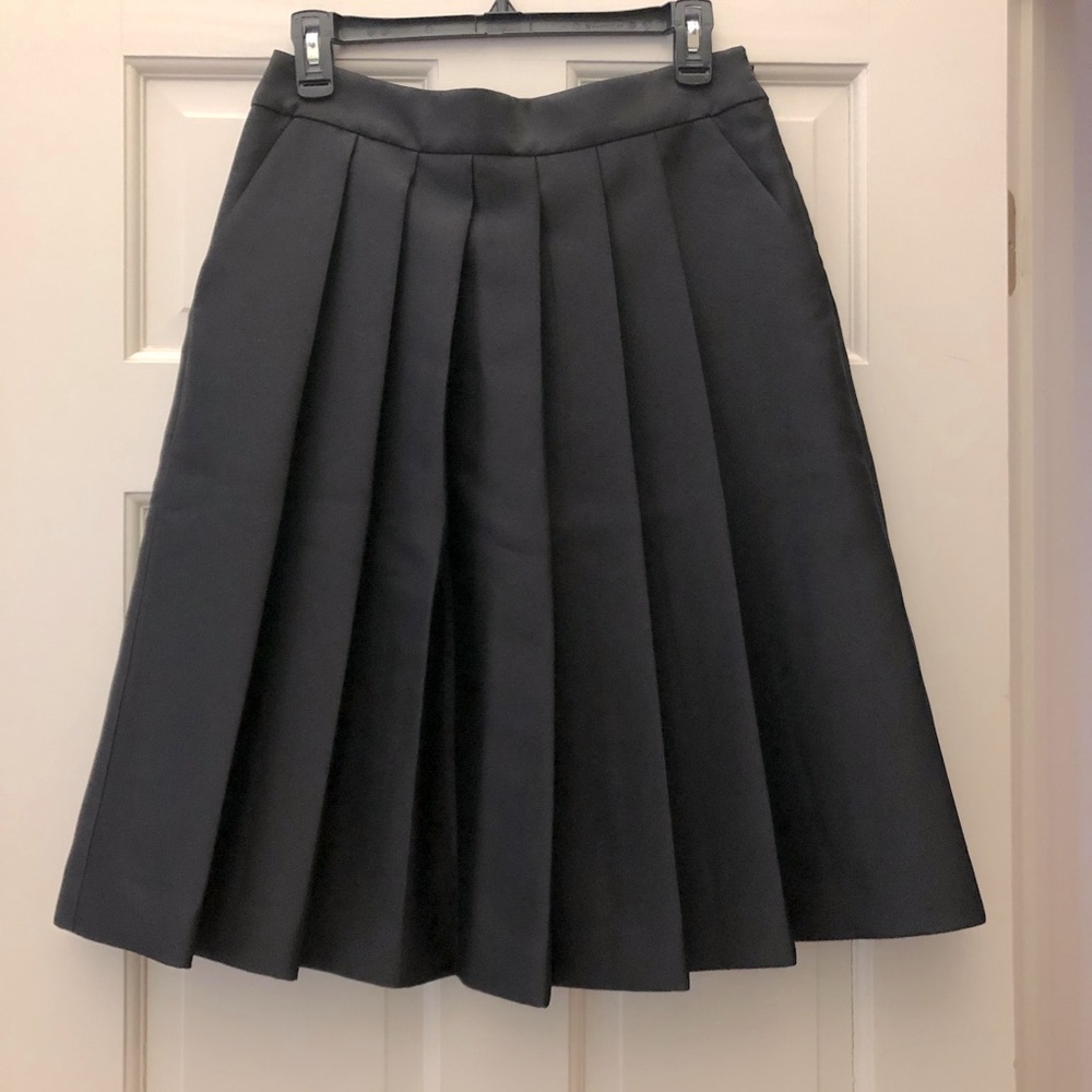 Ann Taylor pleated black skirt